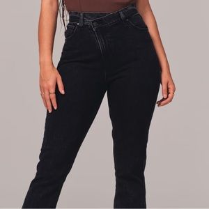 NWOT ABERCROMBIE & FITCH Curve Love Ultra High Rise 90s Slim Straight Jean 2/26